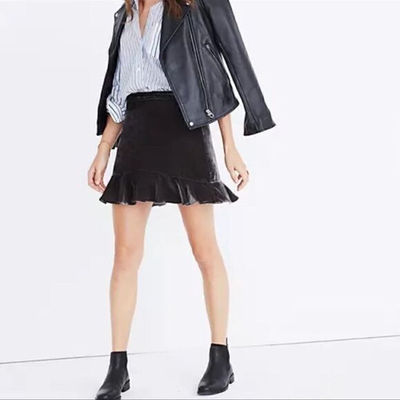 Madewell Dresses & Skirts - Madewell Velvet Ruffle Skirt